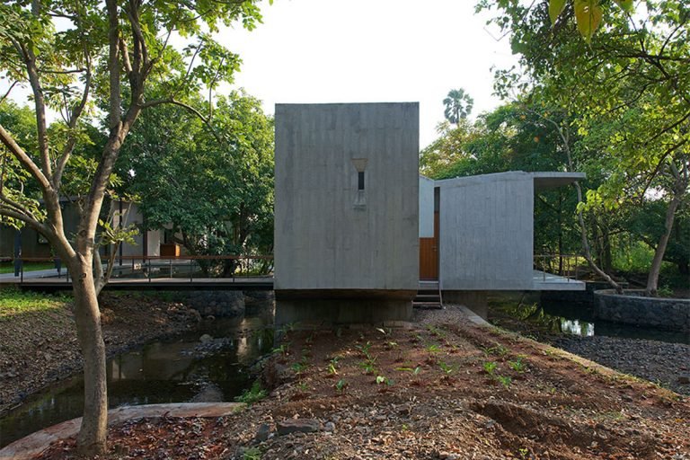 Cantilevered Pavilion at house on a stream Alibaug india