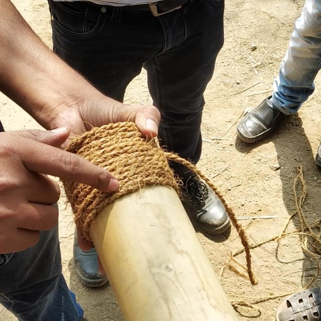 rope tying to prevent splitting ends of bamboo